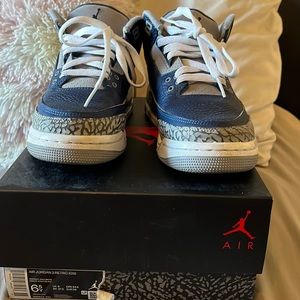 Air Jordan 3 Retro Georgetown size 6.5y boys